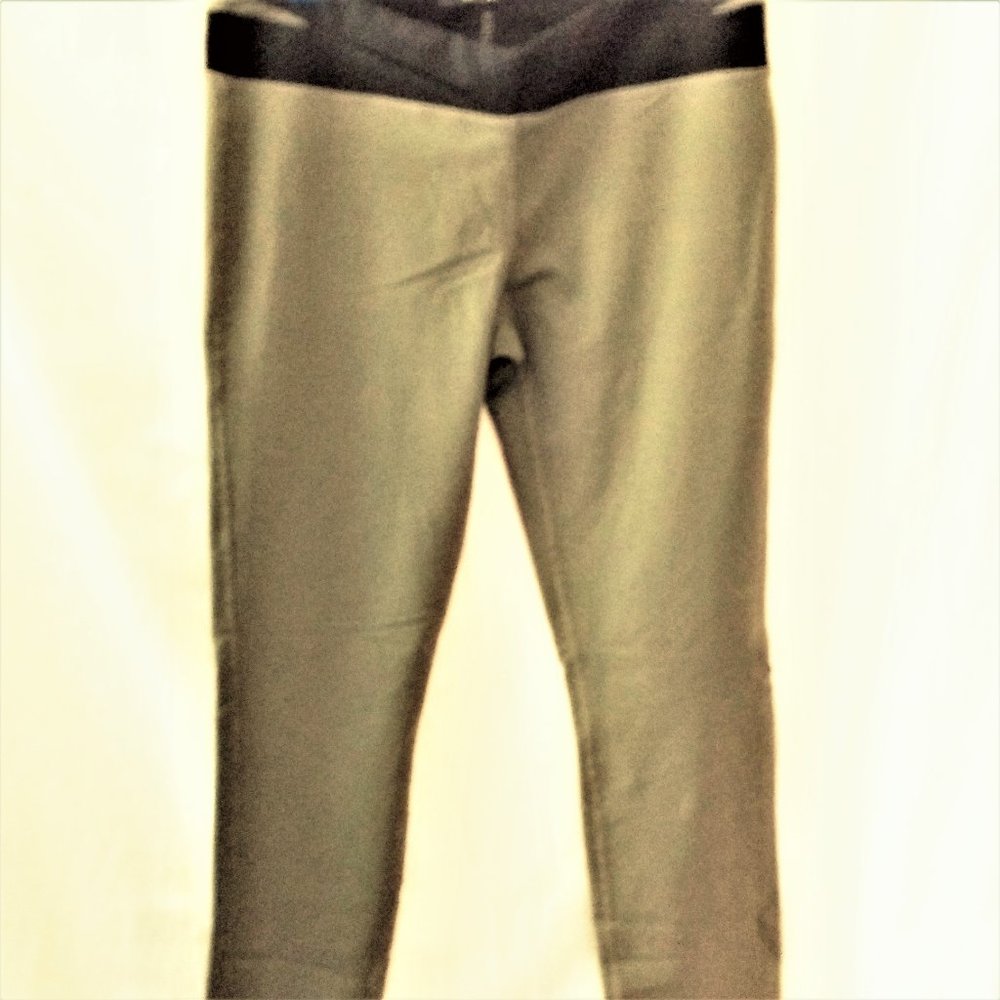 NWT Capri's athletic pants women's RYU LARGE Olive Green Black Narrow at bottom